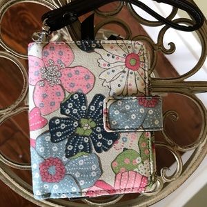 31 wristlet wallet